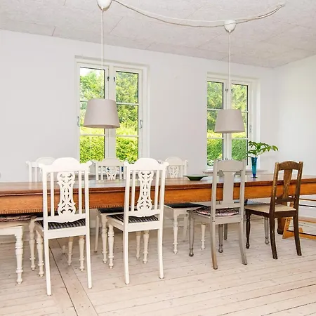 20 Person In Дом отдыха