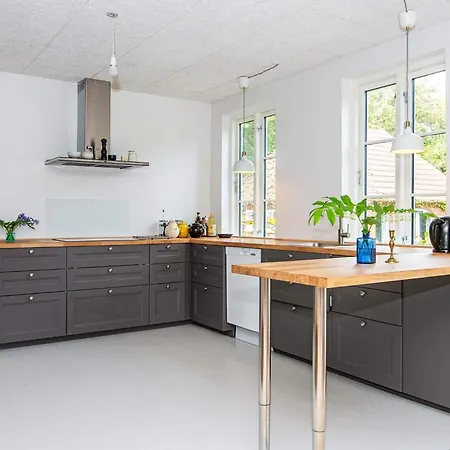 4 Star In Ulfborg
